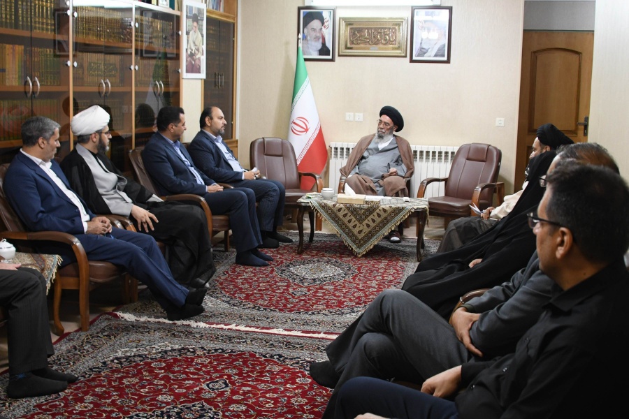 دیدار امام جمعه اصفهان با معاون پرورشی و فرهنگی وزارت آموزش و پرورش