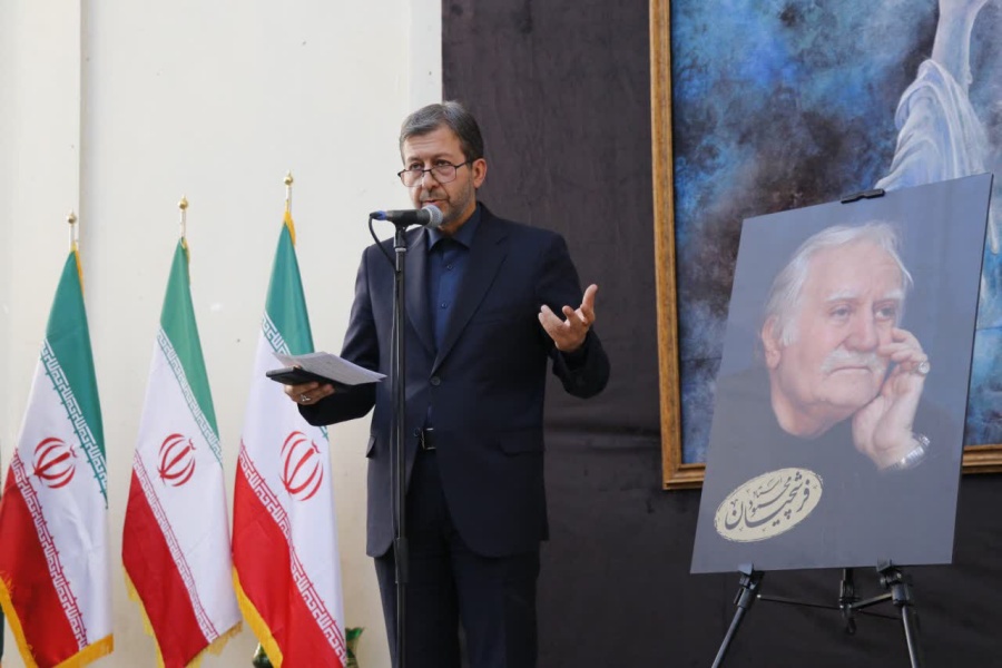 استاندار اصفهان در مراسم تشییع پیکر استاد فرشچیان