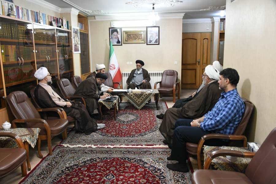 دیدار امام جمعه اصفهان با رئیس مرکز امور نخبگان و استعدادهای برتر حوزه‌های علمیه