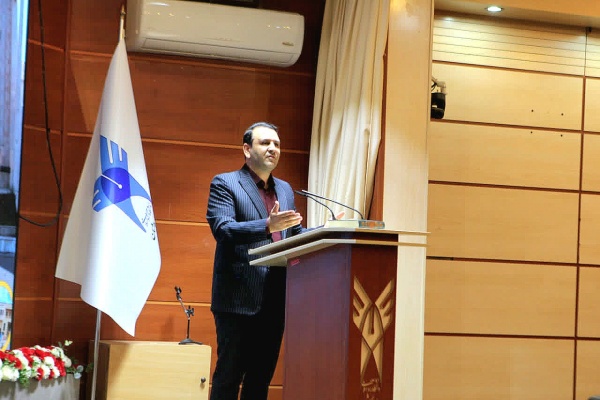 میثم عرب‌زاده رئیس دانشگاه آزاد اسلامی کاشان