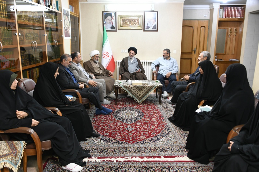 دیدار امام جمعه اصفهان با اعضای مؤسسه مهد قرآن کریم و ولایت گز و برخوار