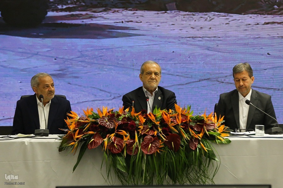 دیدار رئیس‌جمهور با مدیران آموزش و پرورش سراسر کشور در اصفهان