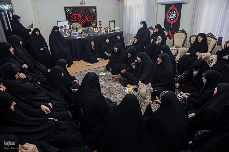 محفل بانوان قرآنی به مناسبت هفته هوافضای سپاه