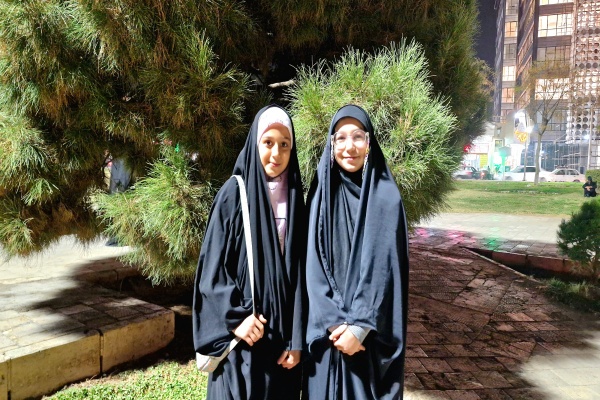 فادیا و حدیثه فادیا و حدیثه