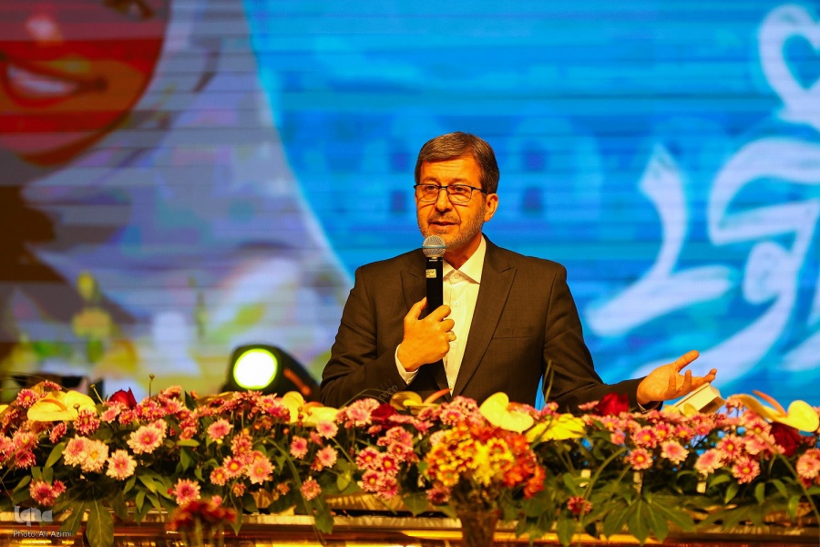 استاندار اصفهان در مراسم جشن ازدواج یک هزار و پانصد زوج دانشجو استاندار اصفهان در مراسم جشن ازدواج یک هزار و پانصد زوج دانشجو