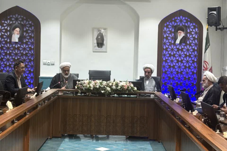 عنوان پانزدهمین نشست «در محضر» در تخت فولاد