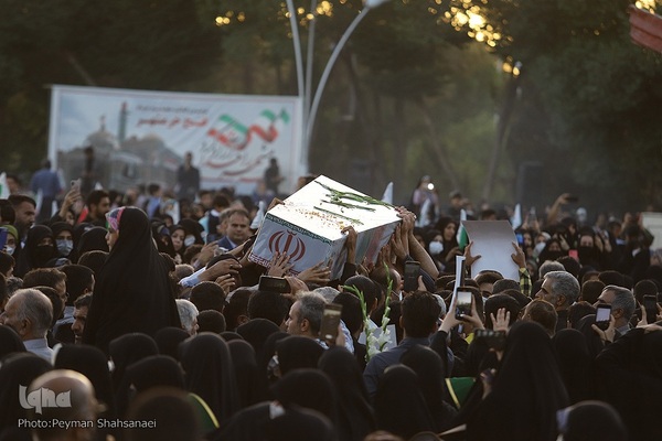 تشییع پیکر شهدای تازه تفحص شده در اصفهان