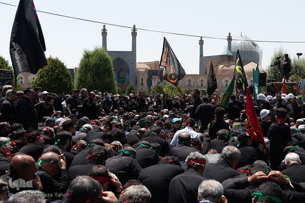 مراسم عزاداری عاشورای حسینی در میدان امام خمینی (ره) اصفهان