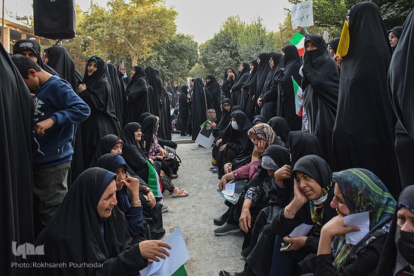 اجتماع دختران مهدوی در گذر چهارباغ اصفهان