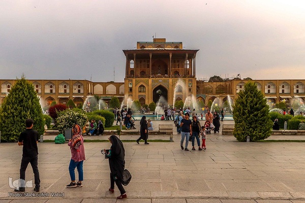 حضور گردشگران پس از یک ماه عبادت در اصفهان‎‎