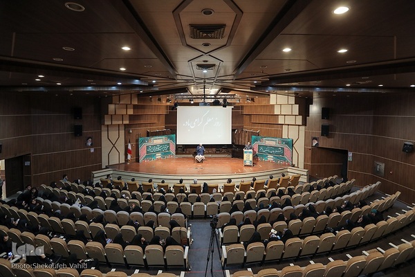 همایش تجلیل از مربیان و معلمین