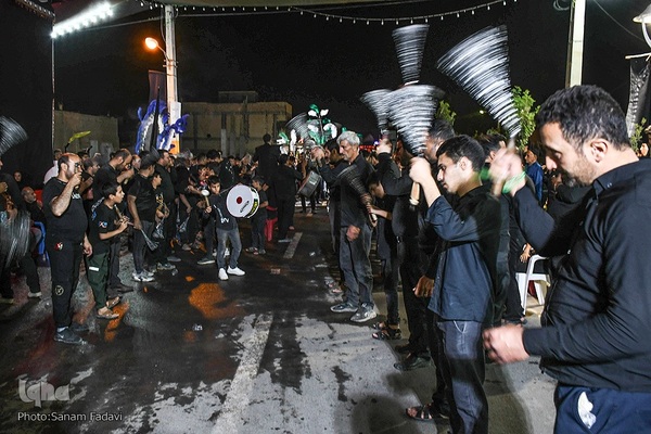 دلدادگی عزاداران حسینی در خمینی‌شهر اصفهان‎