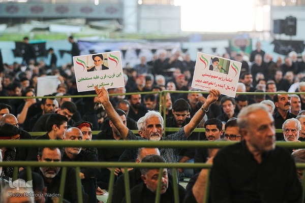 مراسم عزاداری و نماز ظهر عاشورا در اصفهان‎