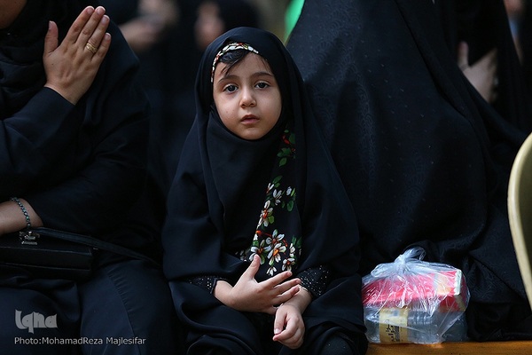 اجتماع دختران دهه هشتادی در گذر فرهنگی چهارباغ‎