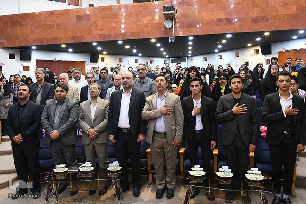 رونمایی از پوستر سی‌و‌پنجمین جشنواره بین‌المللی فیلم‌های کودکان و نوجوانان اصفهان‎