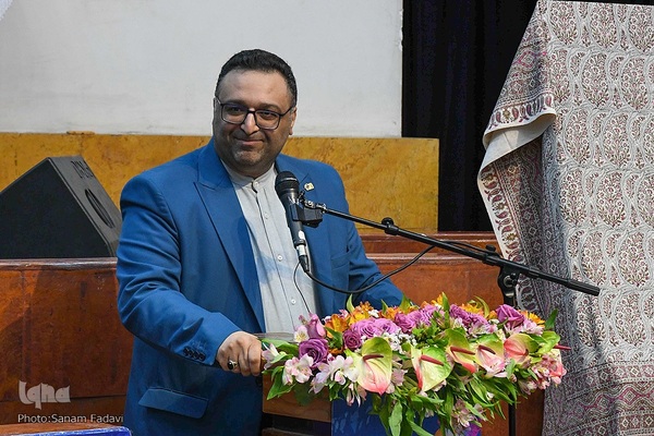 رونمایی از پوستر سی‌و‌پنجمین جشنواره بین‌المللی فیلم‌های کودکان و نوجوانان اصفهان‎