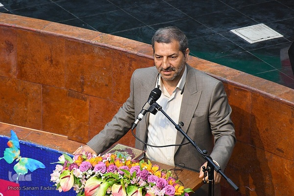 رونمایی از پوستر سی‌و‌پنجمین جشنواره بین‌المللی فیلم‌های کودکان و نوجوانان اصفهان‎