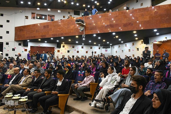 رونمایی از پوستر سی‌و‌پنجمین جشنواره بین‌المللی فیلم‌های کودکان و نوجوانان اصفهان‎