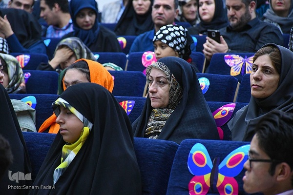 رونمایی از پوستر سی‌و‌پنجمین جشنواره بین‌المللی فیلم‌های کودکان و نوجوانان اصفهان‎