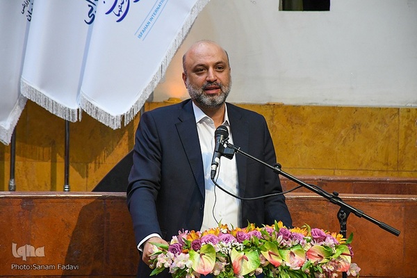 رونمایی از پوستر سی‌و‌پنجمین جشنواره بین‌المللی فیلم‌های کودکان و نوجوانان اصفهان‎