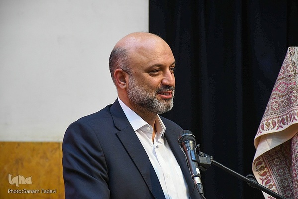 رونمایی از پوستر سی‌و‌پنجمین جشنواره بین‌المللی فیلم‌های کودکان و نوجوانان اصفهان‎