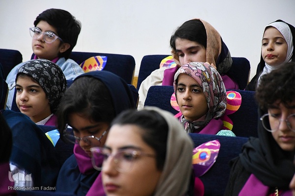 رونمایی از پوستر سی‌و‌پنجمین جشنواره بین‌المللی فیلم‌های کودکان و نوجوانان اصفهان‎