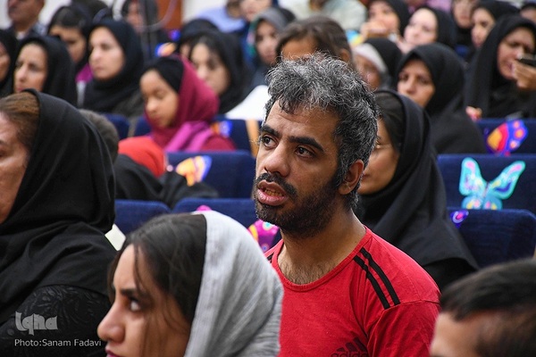 رونمایی از پوستر سی‌و‌پنجمین جشنواره بین‌المللی فیلم‌های کودکان و نوجوانان اصفهان‎