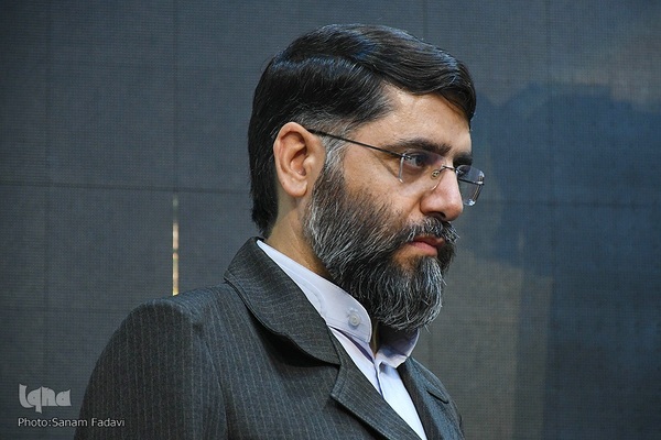 رونمایی از پوستر سی‌و‌پنجمین جشنواره بین‌المللی فیلم‌های کودکان و نوجوانان اصفهان‎