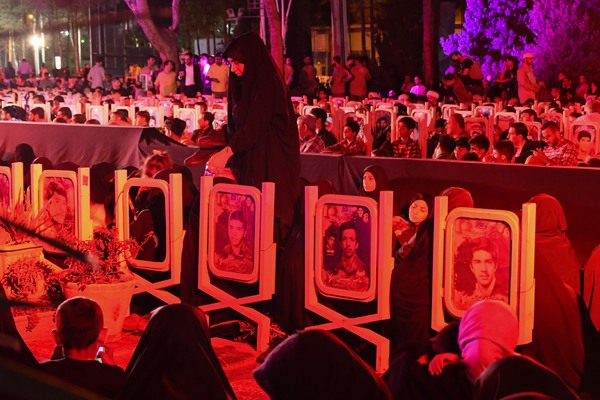 ویژه‌برنامه «شب‌های پرستاره» در گلستان شهدای اصفهان‎