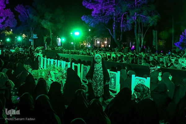 ویژه‌برنامه «شب‌های پرستاره» در گلستان شهدای اصفهان‎