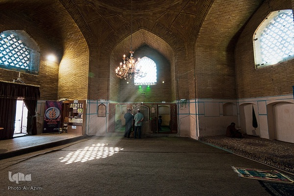 نمای داخلی تکیه بابا رکن الدین