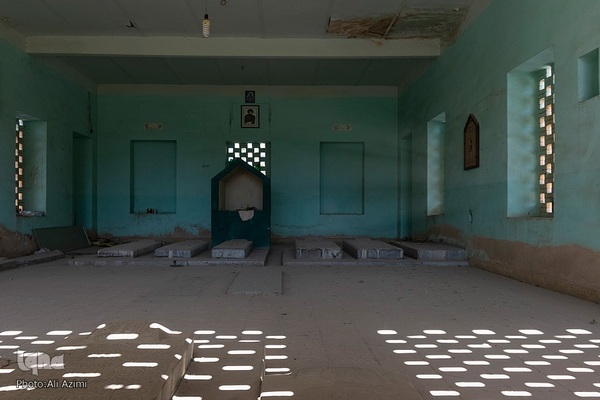 تکیه لطیف خواجویی-آرامگاه محمدعلی مکرم(شاعر،منتقد،روزنامه نگار،1344خ)