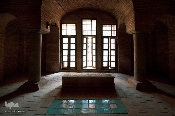 نمای داخلی تکیه آغاباشی
