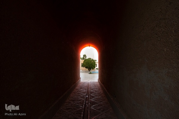 ورودی تکیه کازرونی