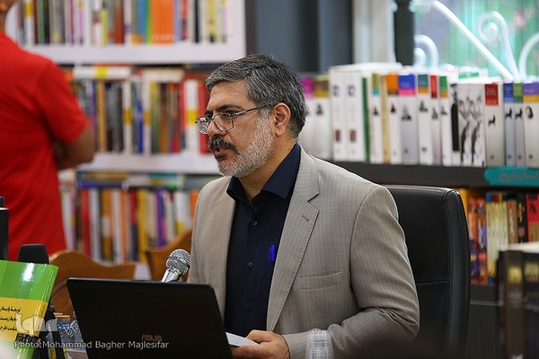 نشست گفت‌وگو درباره کتاب «توسعه پایدار و محیط‌زیست در سیاست خارجی ایران»