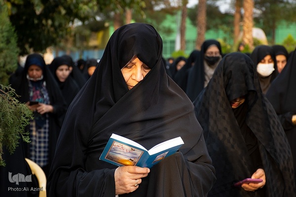 برگزاری مراسم نیایش در گلستان شهدای اصفهان به نیت پیروزی مقاومت فلسطین