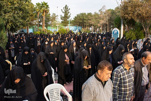 برگزاری مراسم نیایش در گلستان شهدای اصفهان به نیت پیروزی مقاومت فلسطین