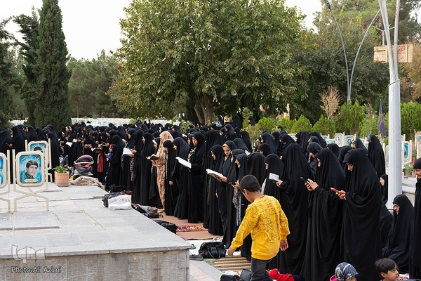 برگزاری مراسم نیایش در گلستان شهدای اصفهان به نیت پیروزی مقاومت فلسطین