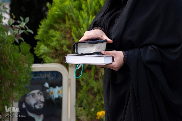 برگزاری مراسم نیایش در گلستان شهدای اصفهان به نیت پیروزی مقاومت فلسطین