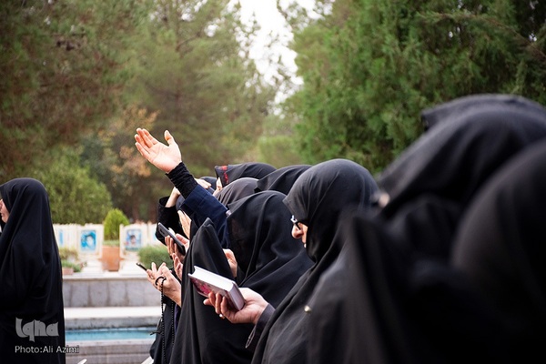 برگزاری مراسم نیایش در گلستان شهدای اصفهان به نیت پیروزی مقاومت فلسطین