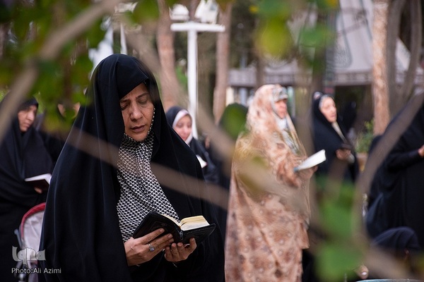 برگزاری مراسم نیایش در گلستان شهدای اصفهان به نیت پیروزی مقاومت فلسطین