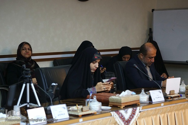 نشست «ادبیات خلاقانه و نوجوان امروز» در دفتر تبلیغات اسلامی اصفهان