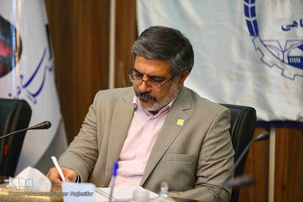 نشست «ادبیات خلاقانه و نوجوان امروز» در دفتر تبلیغات اسلامی اصفهان