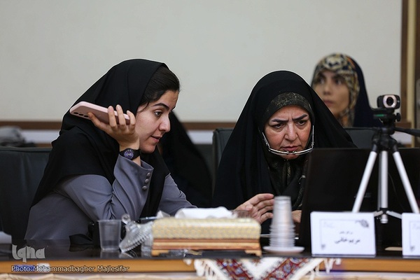 نشست «ادبیات خلاقانه و نوجوان امروز» در دفتر تبلیغات اسلامی اصفهان