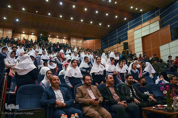 آیین افتتاحیه و رونمایی از پوستر سومین مسابقه بین المللی نقاشی کودکان و نوجوانان اصفهان