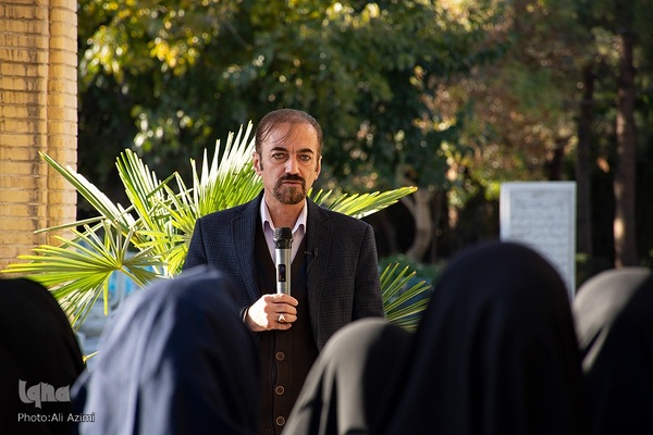 دهمین گنجواره گردشگری تخت فولاد با محوریت حکمت و فلسفه