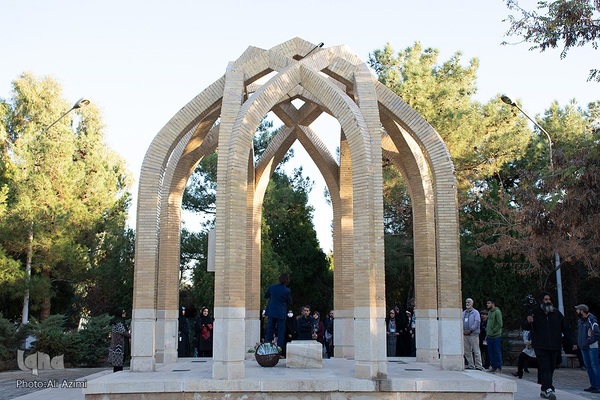 دهمین گنجواره گردشگری تخت فولاد با محوریت حکمت و فلسفه