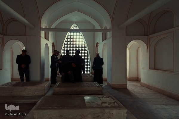 تکیه میرفندرسکی-آرامگاه چند تن از شخصیت‌های اصلی انقلاب مشروطه