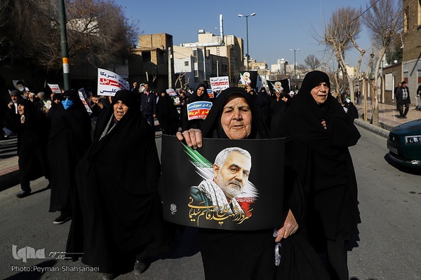 راهپیمایی مردم اصفهان در حمایت از اقدامات سپاه و مردم فلسطین