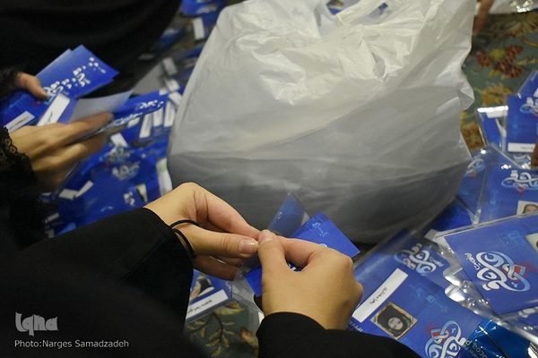 اعتکاف ۵۰۰ نفری نوجوانان دختر در اصفهان